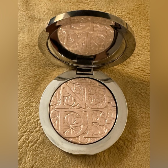 dior illuminating powder